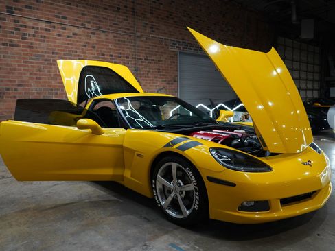 Used 2009 Chevrolet Corvette Coupe w/ Preferred Equipment Group image 29