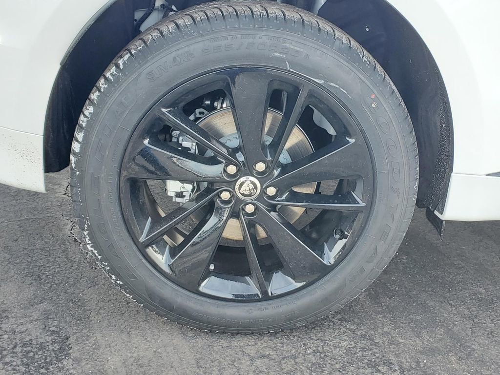 New 2025 Jaguar F-PACE R-Dynamic S AWD/4WD image 5