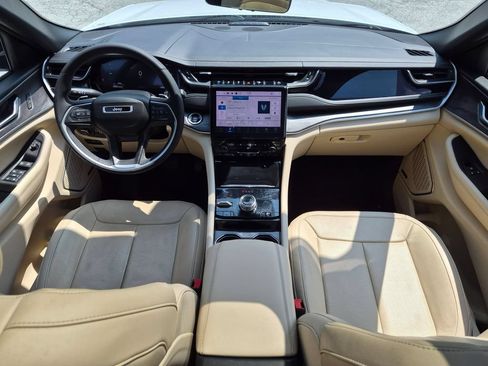 Certified 2022 Jeep Grand Cherokee Limited 4xe w/ Luxury Tech Group II AWD/4WD image 24