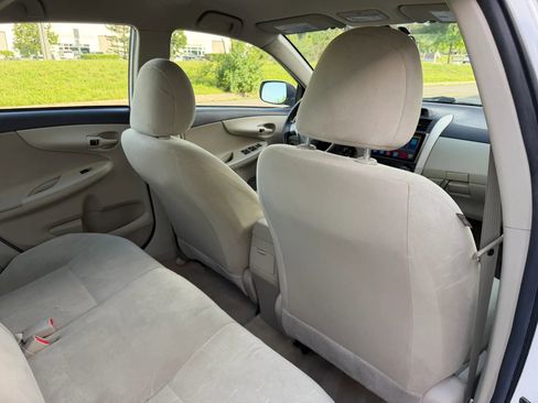 Used 2013 Toyota Corolla L FWD image 25
