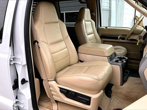 Used 2008 Ford F250 Lariat image 8