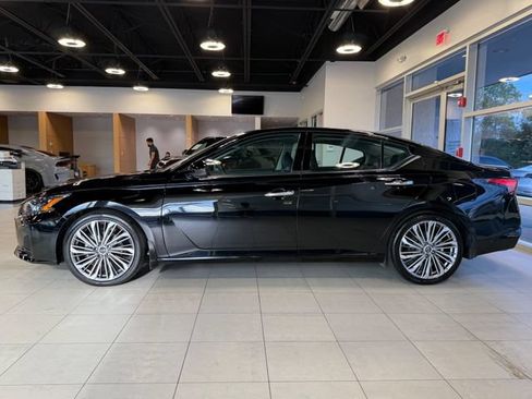 Used 2023 Nissan Altima 2.5 SL FWD image 7