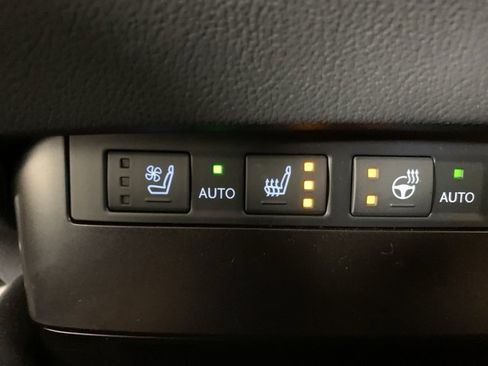 Used 2025 Lexus ES 300h w/ Premium Package image 29