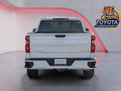 Used 2025 Chevrolet Silverado 1500 Custom image 6