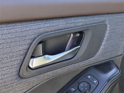 Used 2023 Nissan Rogue SV image 13