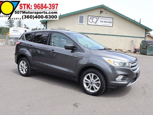 Used 2017 Ford Escape SE AWD/4WD image 10