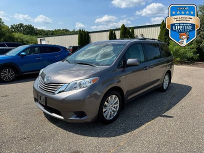 Used 2017 Toyota Sienna LE