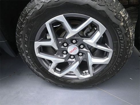 Used 2022 GMC Sierra 1500 SLT w/ SLT Convenience Package image 14