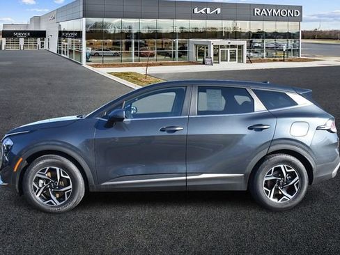 Used 2023 Kia Sportage LX image 6