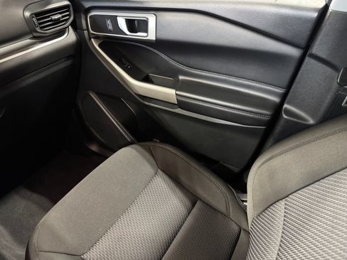 Used 2022 Ford Explorer XLT AWD/4WD image 43