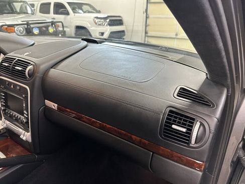 Used 2009 Porsche Cayenne GTS AWD/4WD image 31