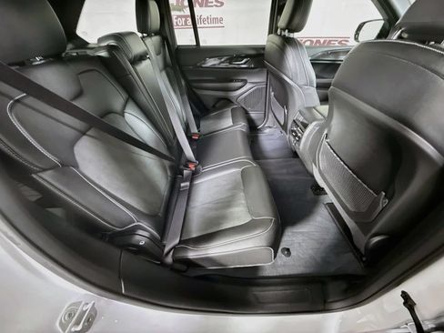 Used 2023 Jeep Grand Cherokee Altitude AWD/4WD image 30