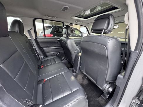 Used 2015 Jeep Patriot High Altitude image 14