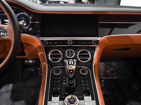 Used 2022 Bentley Continental GT image 12