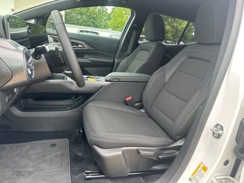 New 2026 Chevrolet Equinox EV LT FWD image 9