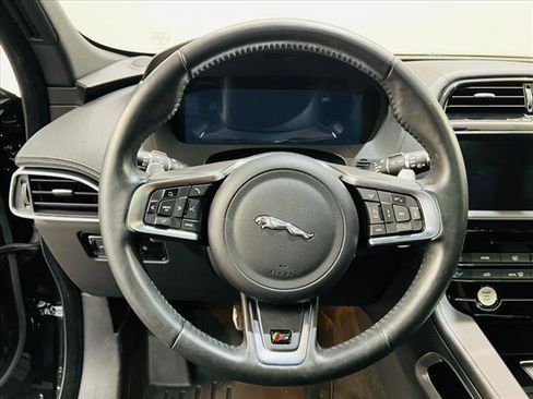 Used 2018 Jaguar F-PACE S AWD/4WD image 13