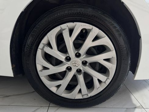 Used 2017 Toyota Corolla LE w/ Body Protection Package FWD image 11