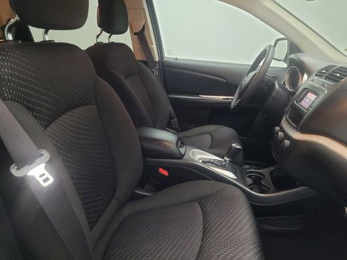 Used 2019 Dodge Journey SE FWD image 21