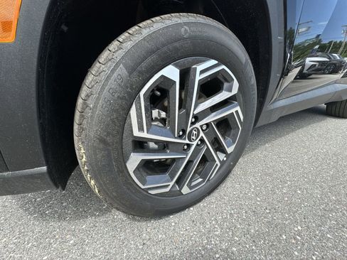 Used 2025 Hyundai Tucson Limited image 16