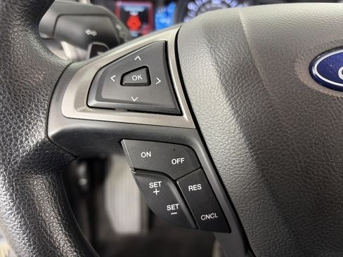 Used 2018 Ford Fusion SE w/ Fusion SE Technology Package FWD image 30