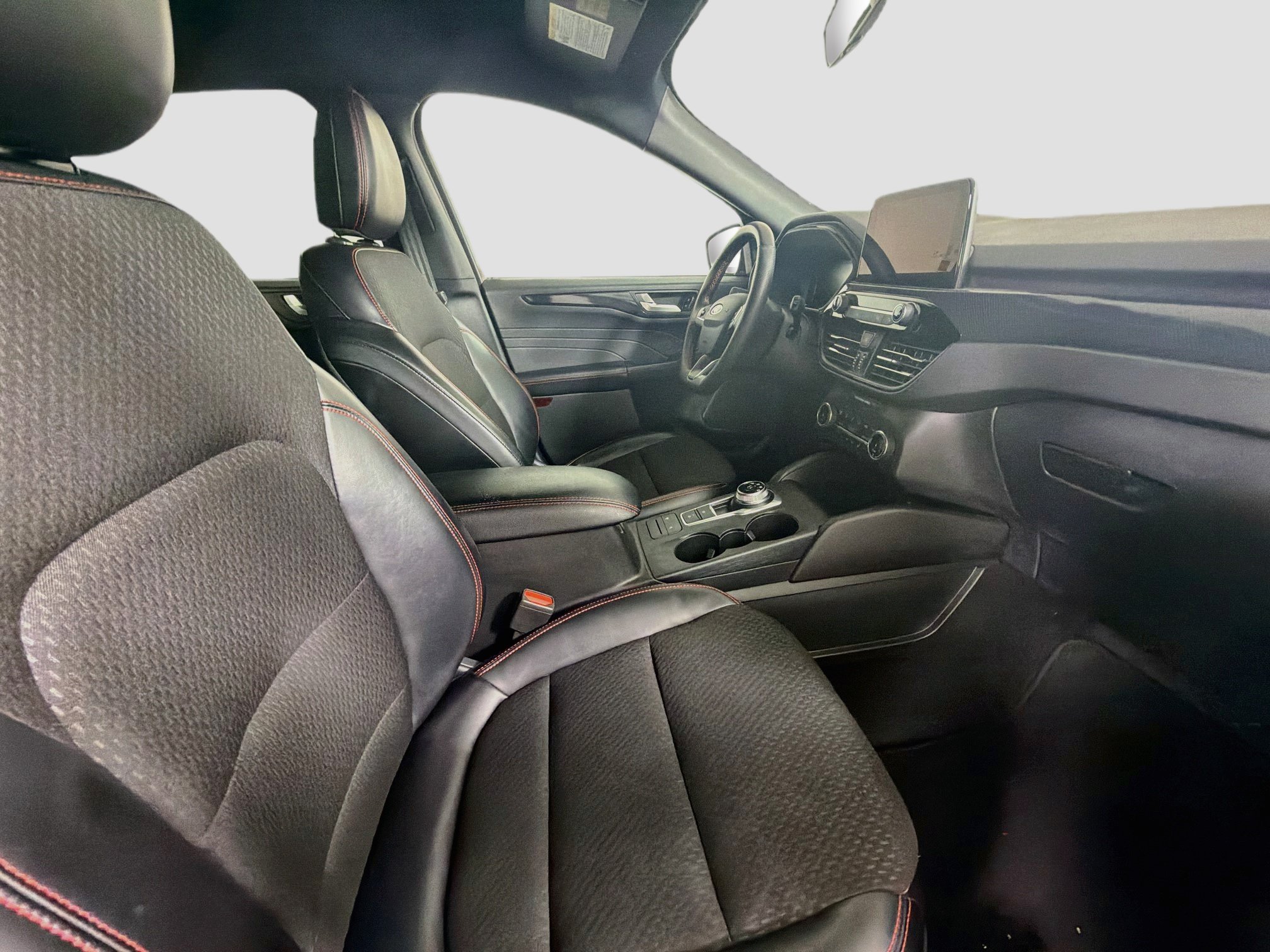 Used 2025 Ford Escape ST-Line Select AWD/4WD image 29