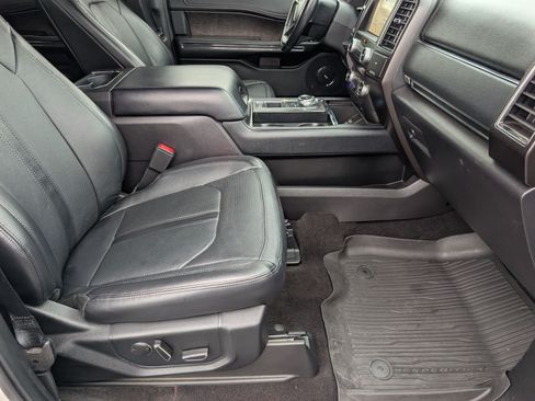 Used 2019 Ford Expedition Limited w/ Equipment Group 302A RWD image 29