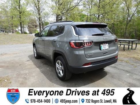 Used 2023 Jeep Compass Latitude AWD/4WD image 3