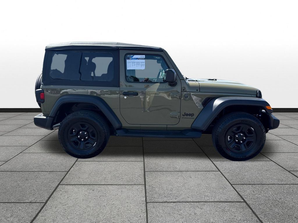 Used 2025 Jeep Wrangler Sport AWD/4WD image 6
