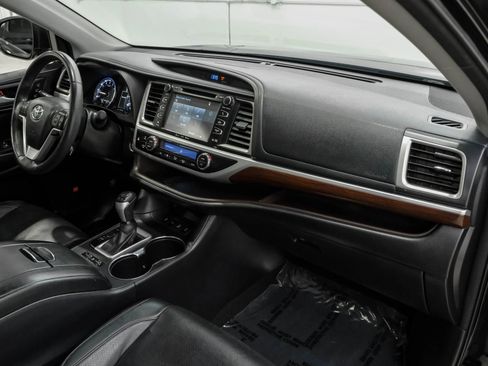 Used 2016 Toyota Highlander Limited Platinum AWD/4WD image 17