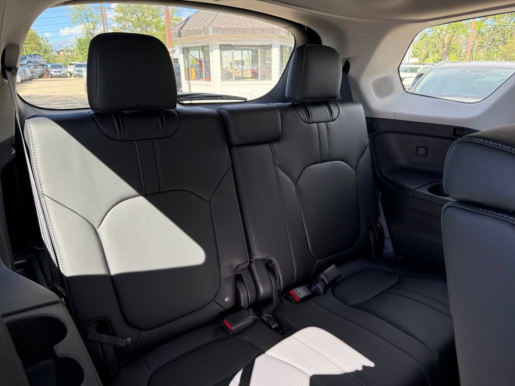 Certified 2026 Honda Pilot Touring image 16