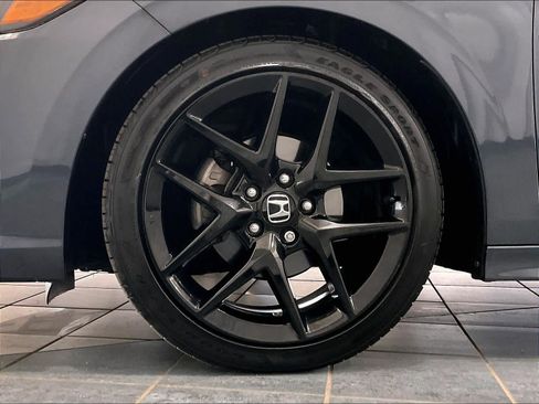 Used 2023 Honda Civic Sport image 7