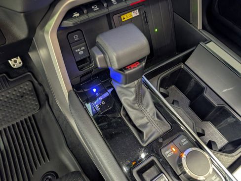 Used 2023 Toyota Sequoia Limited image 27