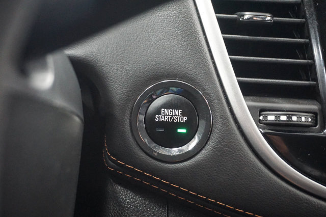 Used 2022 Chevrolet Trax LT w/ LT Convenience Package FWD image 19