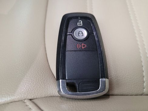 Used 2022 Ford Edge SEL image 32