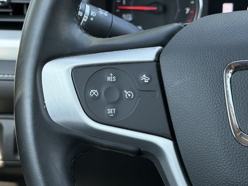 Used 2023 GMC Acadia SLT FWD image 30