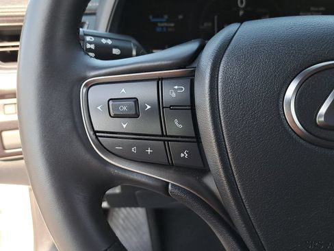 Used 2025 Lexus UX 300h AWD w/ Cold Area Package image 18