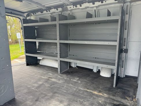 Used 2018 Chevrolet Express 2500 w/ Driver Convenience Package RWD image 20