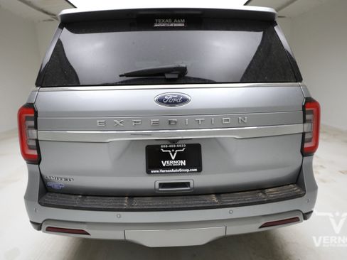 Used 2023 Ford Expedition Limited image 4