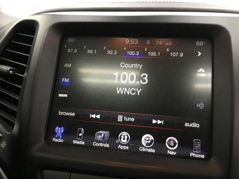 Used 2018 Jeep Cherokee Overland AWD/4WD image 27