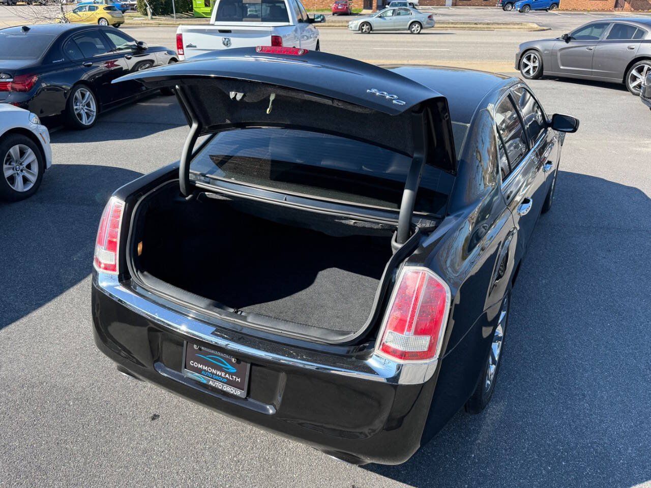 Used 2014 Chrysler 300 C RWD image 30