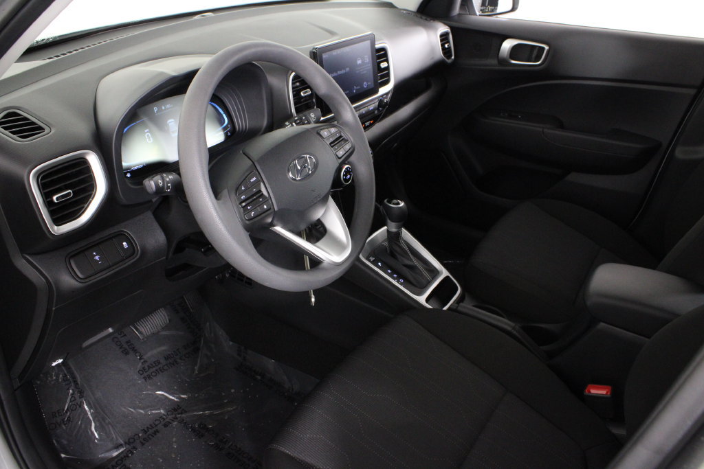 Certified 2026 Hyundai Venue SE FWD image 19