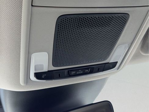 Used 2025 Honda Pilot EX-L image 27