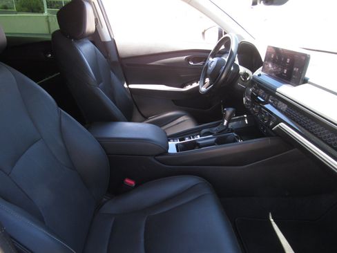Used 2023 Honda Accord Touring image 9