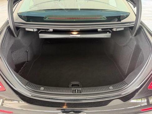 Used 2018 Mercedes-Benz E 300 image 19
