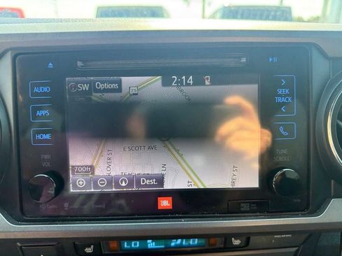 Used 2019 Toyota Tacoma TRD Sport AWD/4WD image 36