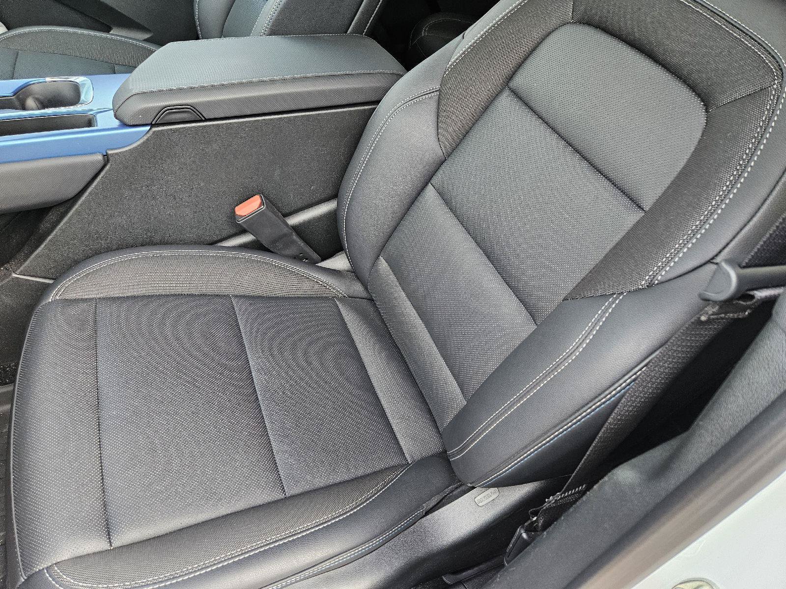 Used 2025 Chevrolet Equinox EV LT w/ Convenience Package FWD image 10