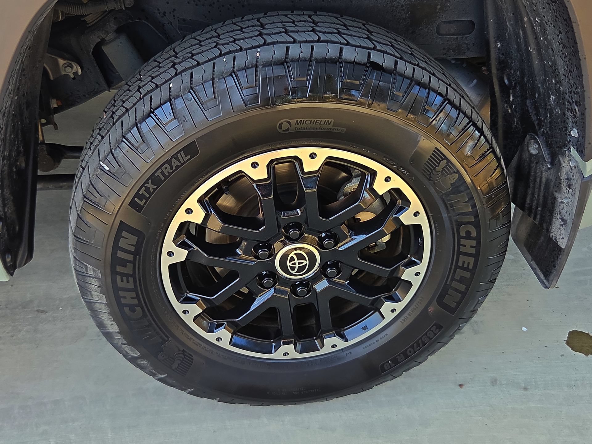 Used 2023 Toyota Tundra SR5 w/ TRD Off-Road Premium Package AWD/4WD image 17