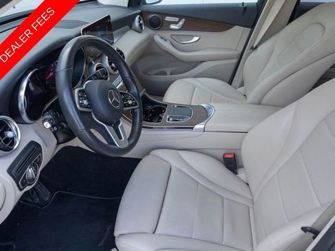 Used 2022 Mercedes-Benz GLC 300 4MATIC w/ Premium Package Lite image 2
