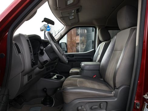 Used 2020 Nissan NV 3500 SV image 22
