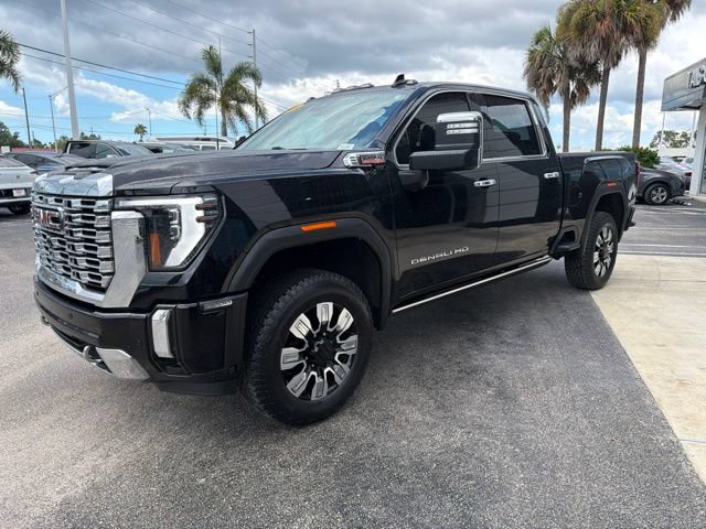 Used 2024 GMC Sierra 2500 Denali w/ Denali Reserve Package AWD/4WD image 4